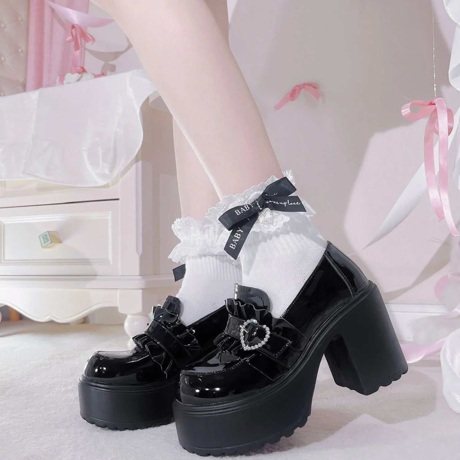 Women'S Accessories Trends 2025 - Dicker Boden, Mary Jane, kleine Lederschuhe