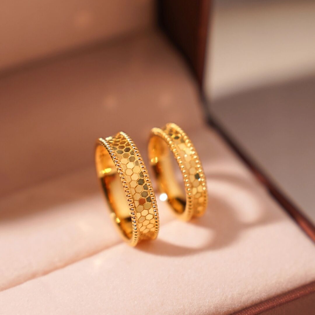Women Accessories Dubai - Reines Gold Farbe Glanz Waben ring