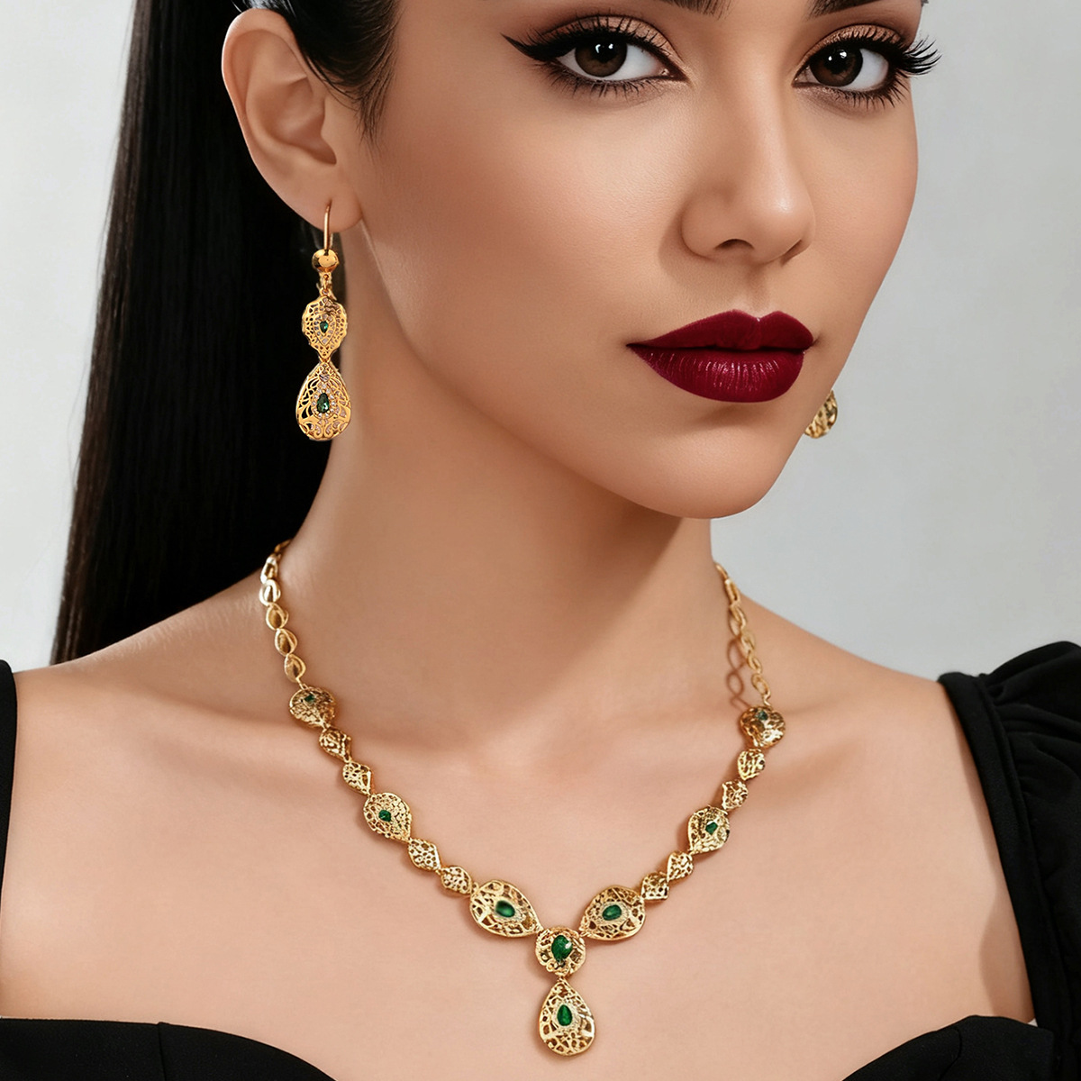 Women Accessories Dubai - 9999 Gold Drip Set - Nahost