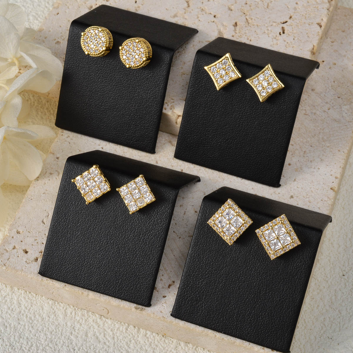Diana Baby Goldfarbene Ohrring – Women Accessories Dubai Bewertung und Preis