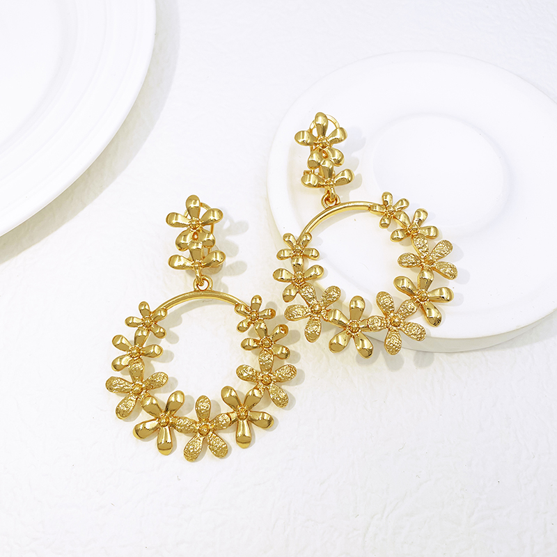 Große Damen-Ohrhänger, 18K ver – Women Accessories Dubai Bewertung und Preis