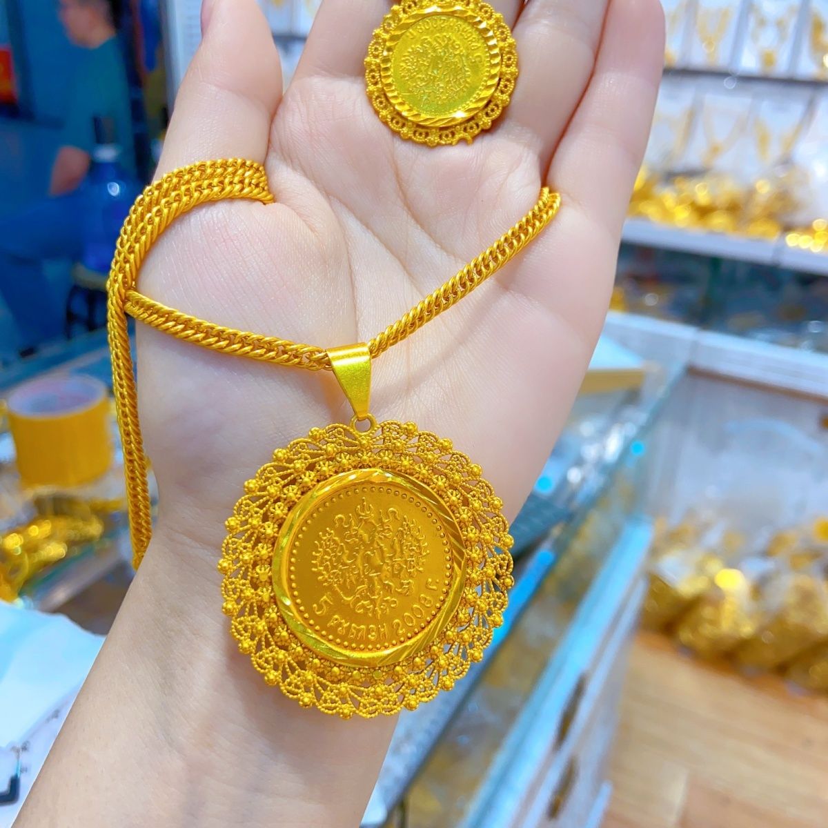 Neue 24 Karat vergoldete Dubai – Women Accessories Dubai Bewertung und Preis